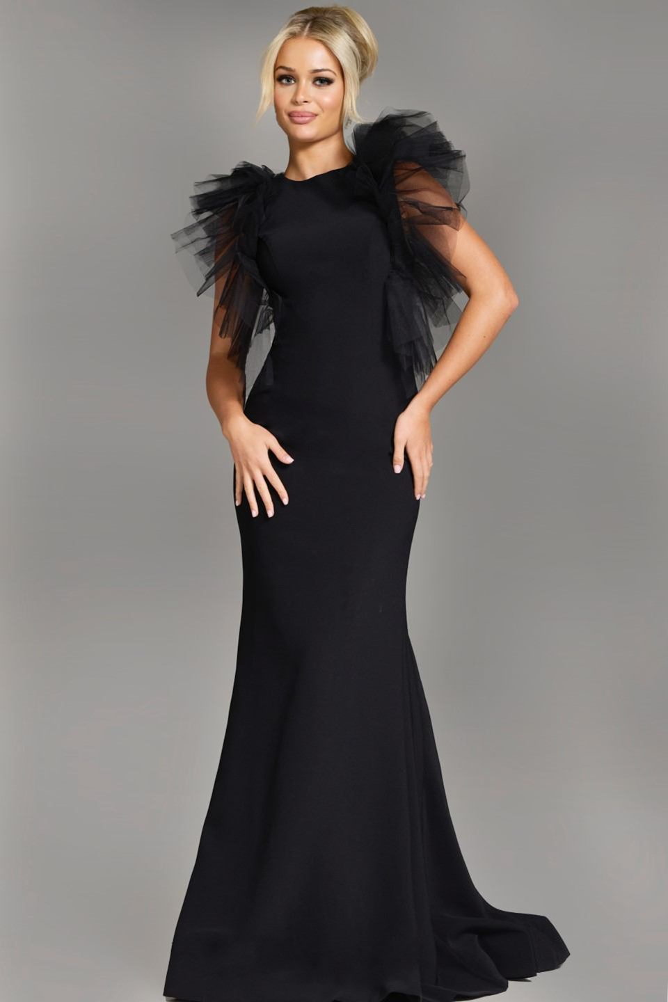 princess polly baby blue dress Padma Lakshmi Sizzles in a Black-and-Red Dress with Semi-Sheer Paneling  (PHOTO)