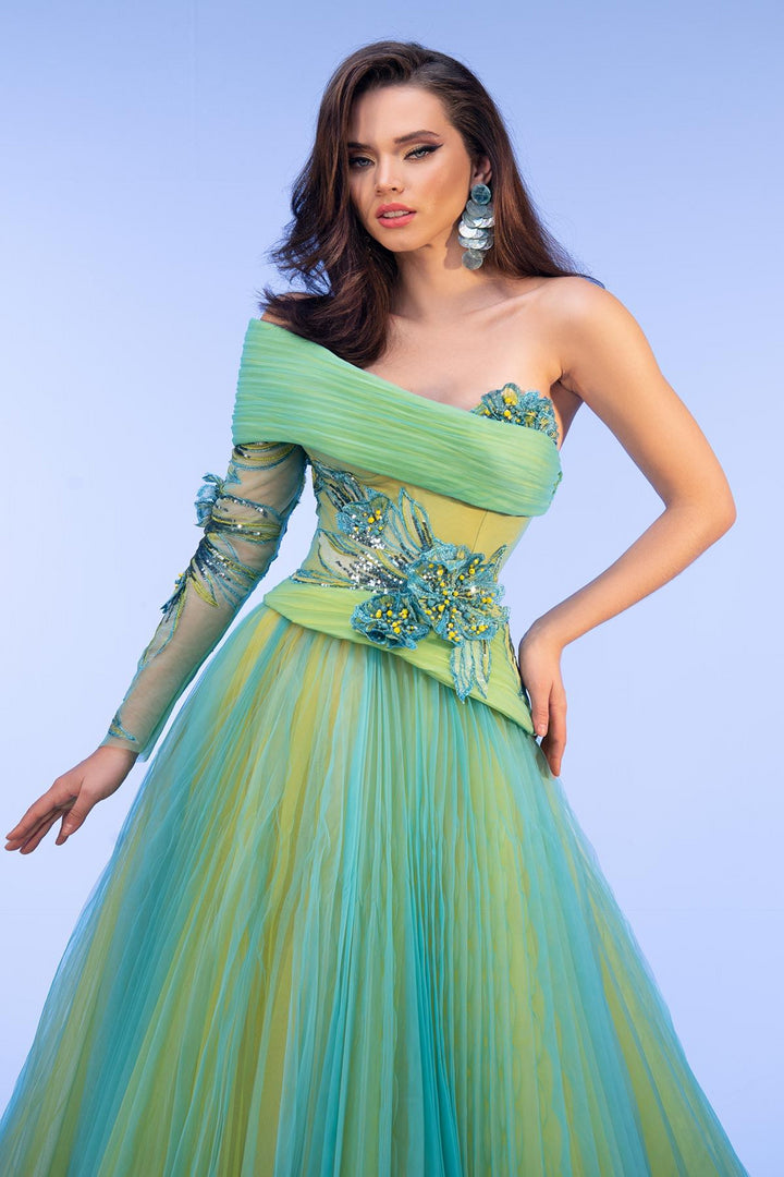 MNM Couture F02807