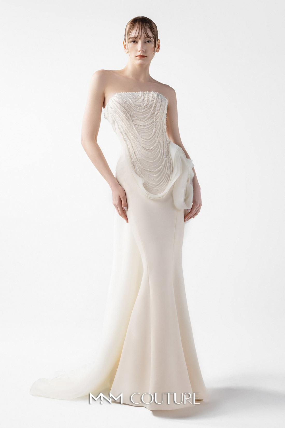 إم إن إم كوتور G2015 – G2015: Stunning Strapless Crepe Gown