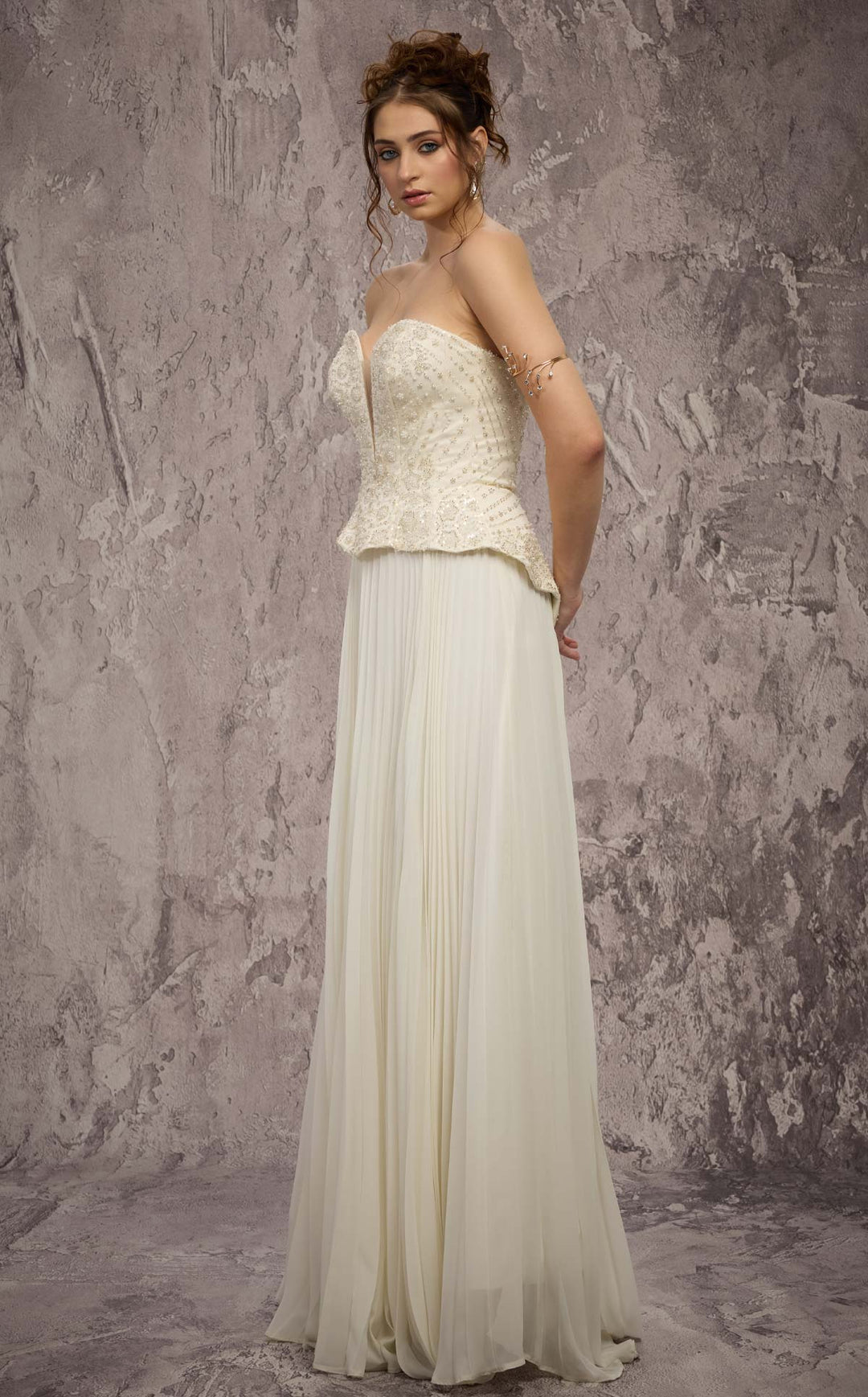 MNM Couture Q7715