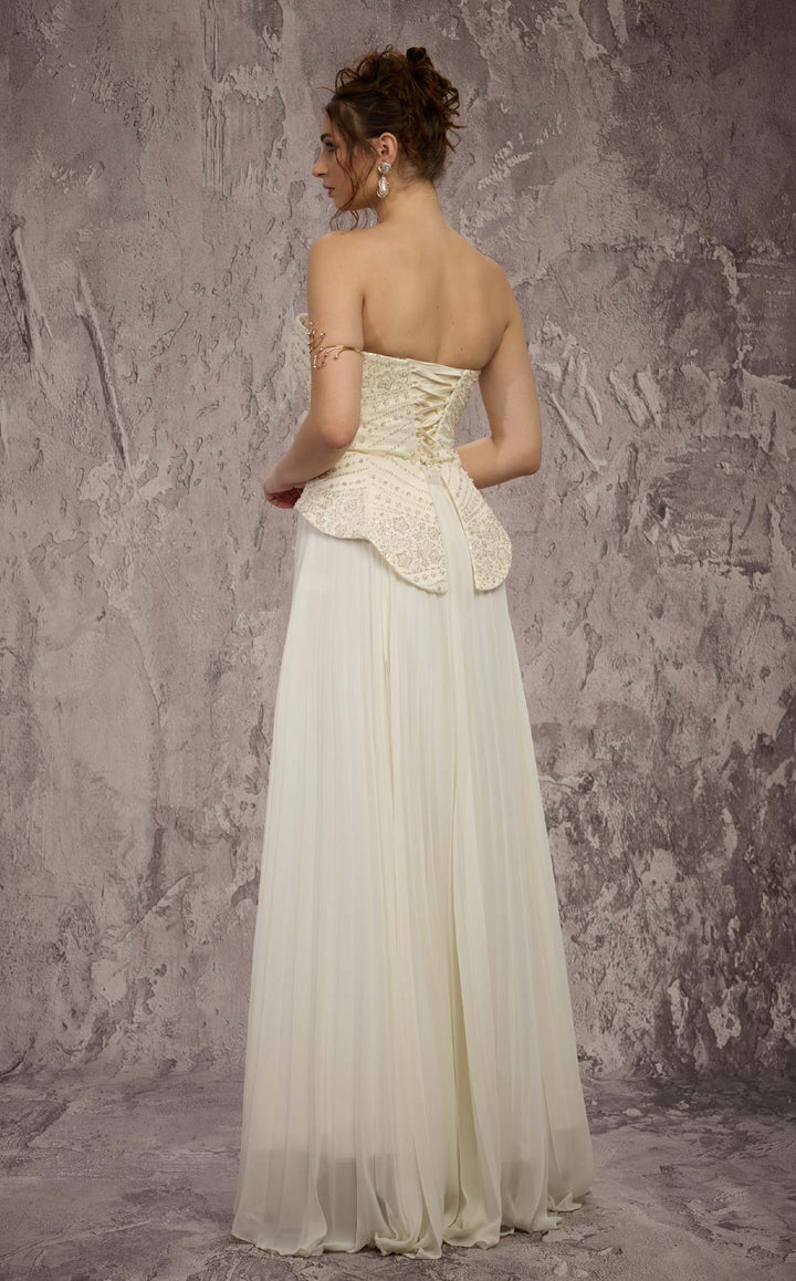 MNM Couture Q7715