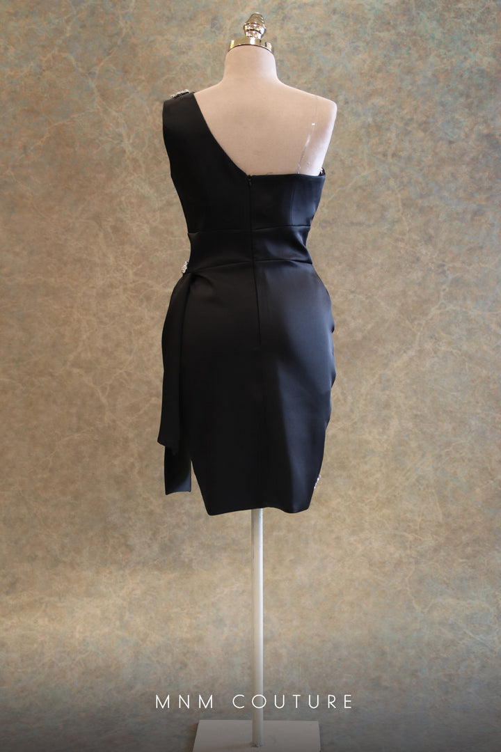MNM Couture V6433