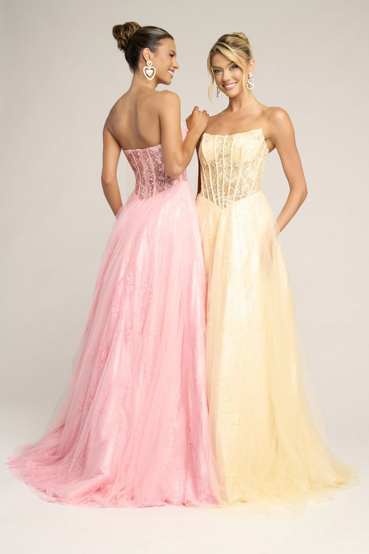 Portia & Scarlett XO023