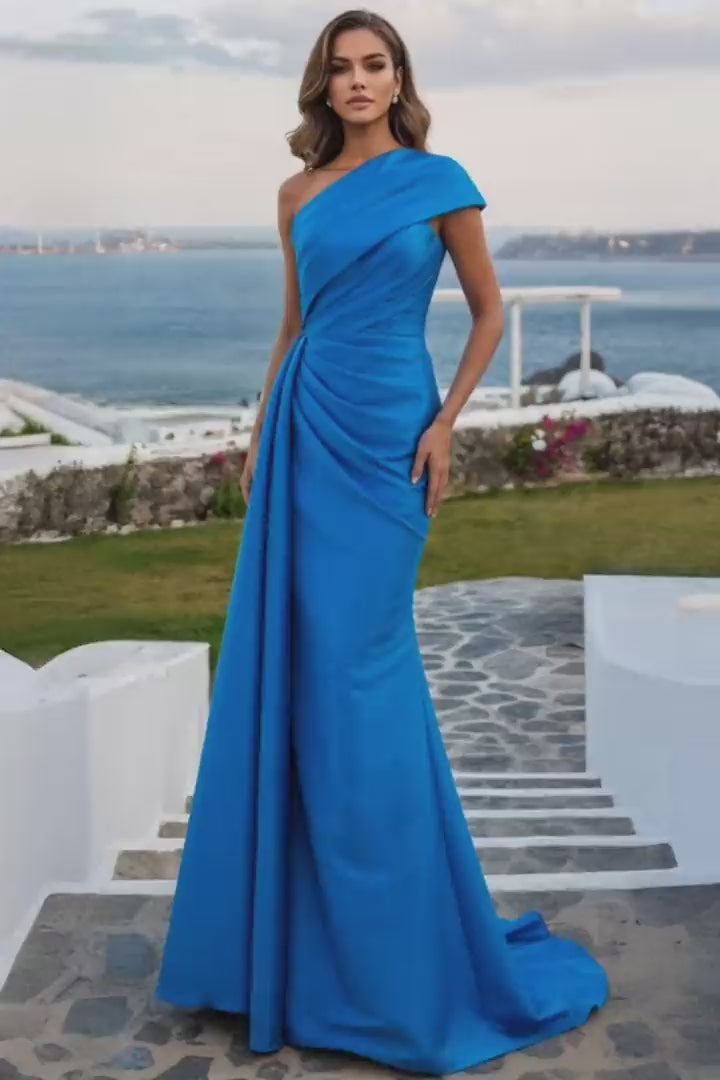 TeraniCouture261M6411