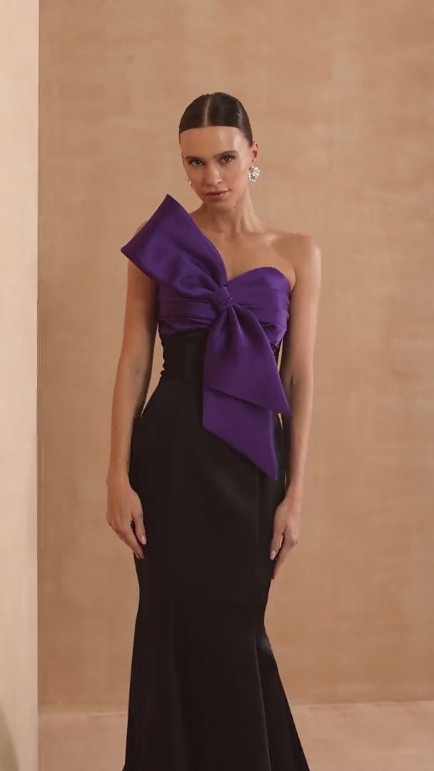MNM Couture V07400