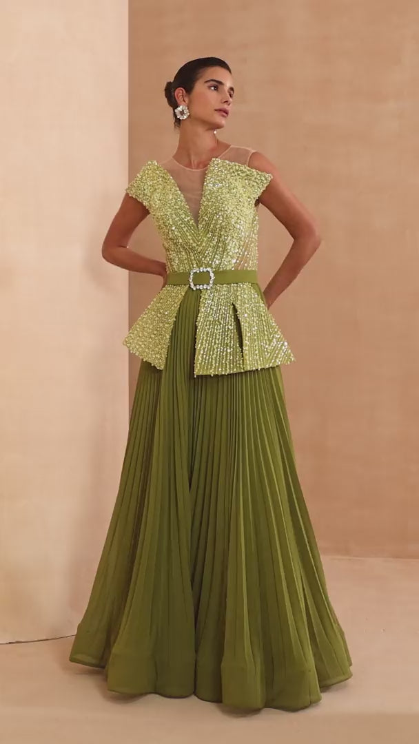 MNM Couture V07014
