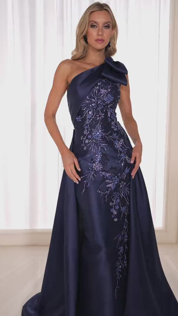 Ivonne D ID2207