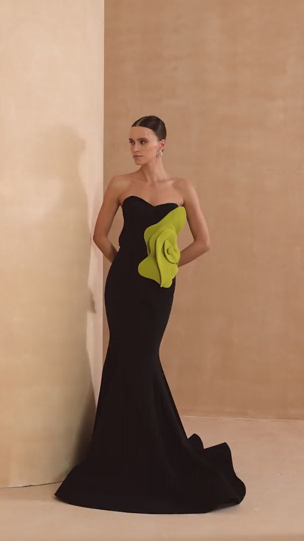 MNM Couture V07421