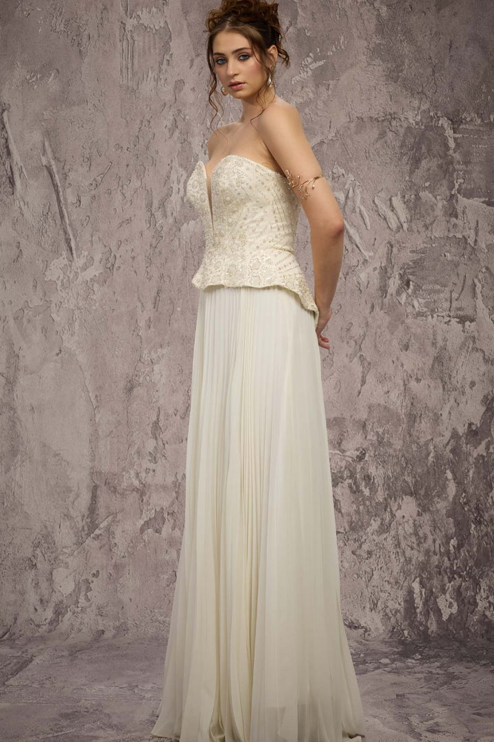 MNM Couture Q7715