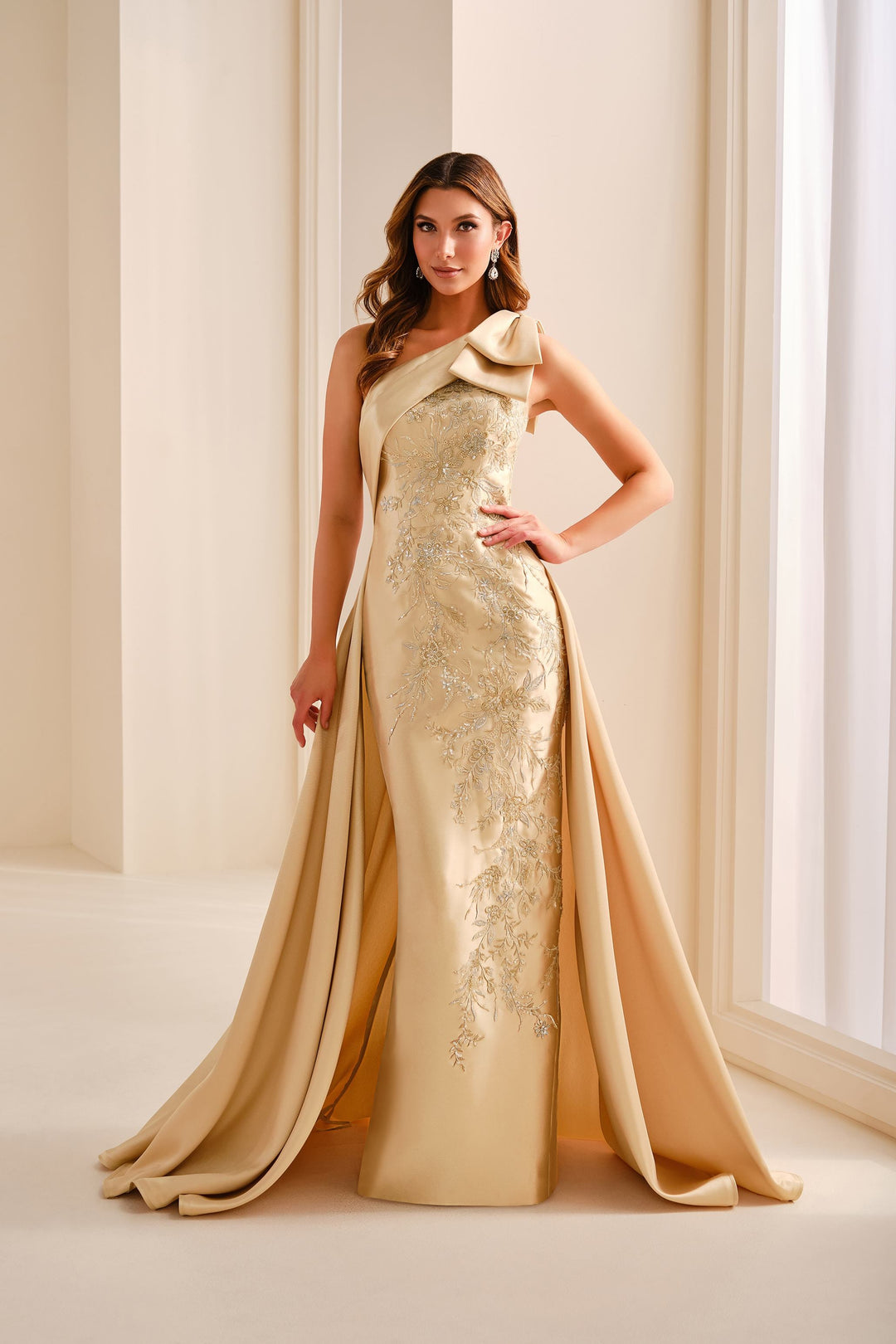 Ivonne D ID2207: Elegant Plus Size Evening Gown – Mydressline