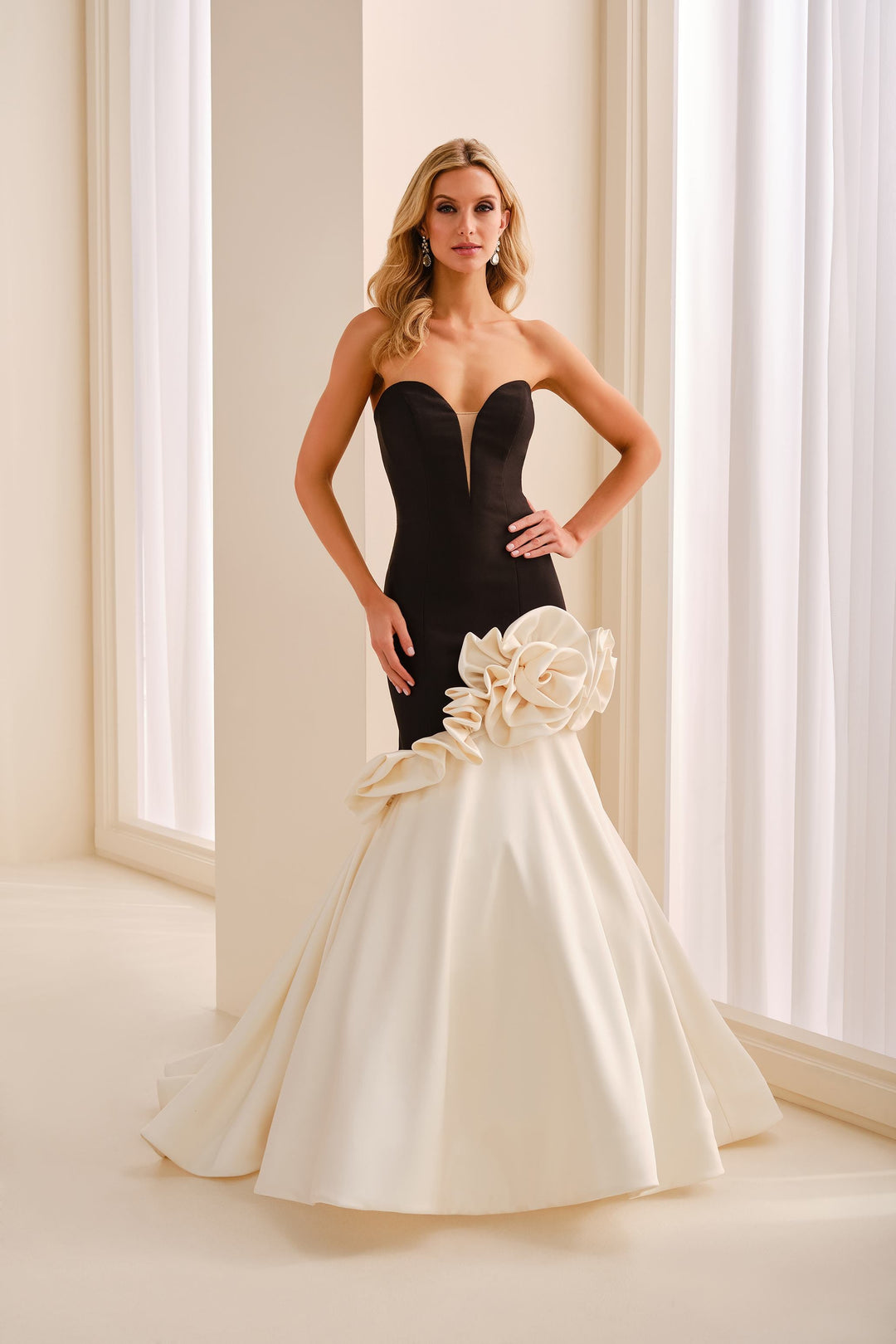 Ivory Color Dresses and Gowns Mydressline Ivory Color Dresses and Gowns Mydressline