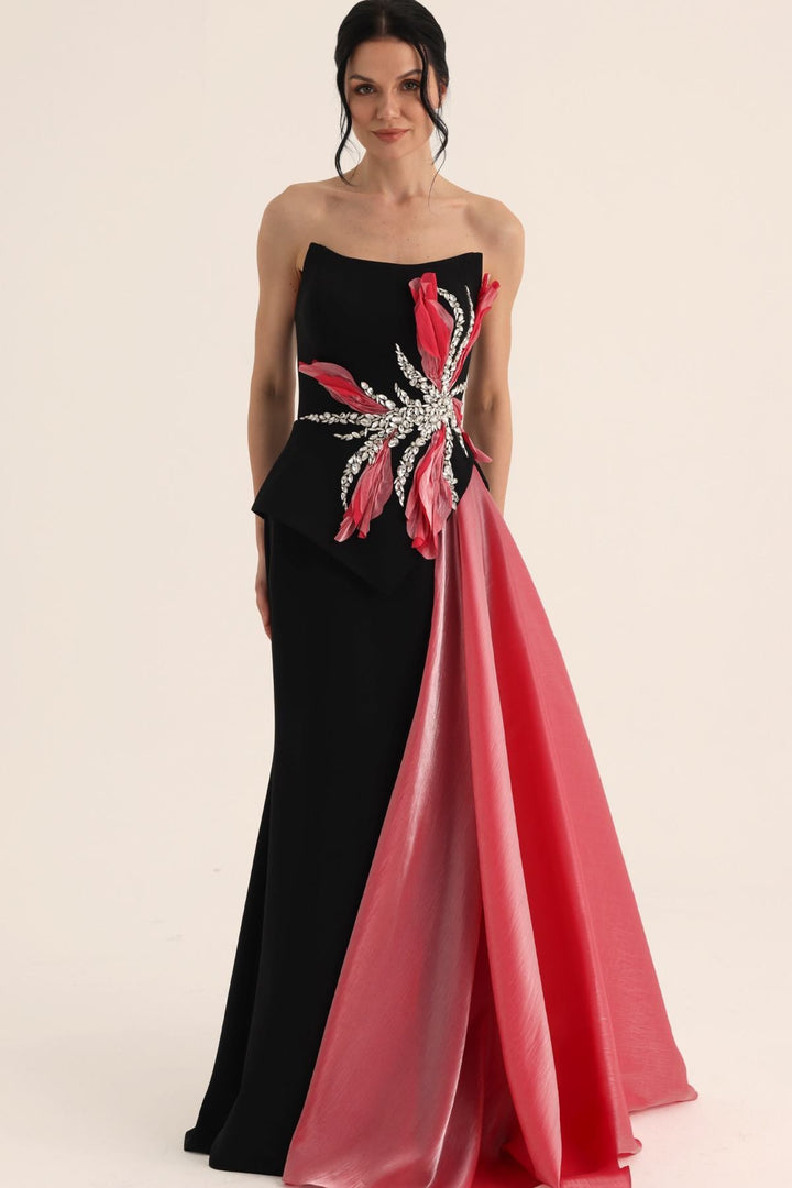 MNM Couture O07806