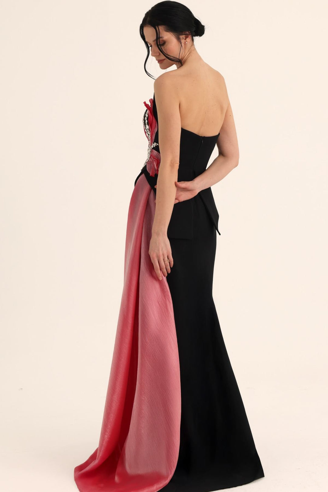 MNM Couture O07806