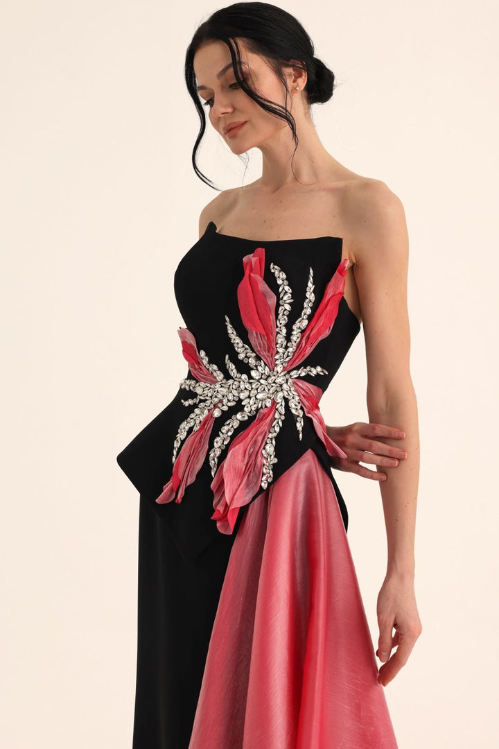 MNM Couture O07806