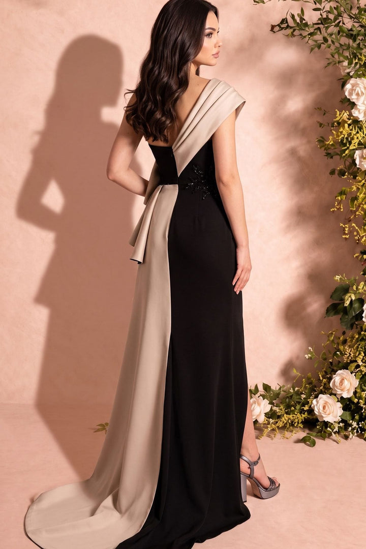 MNM Couture O07853