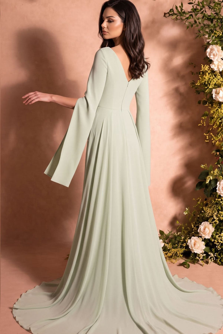 Robe sirène MNM Couture O07826 avec péplum en perles