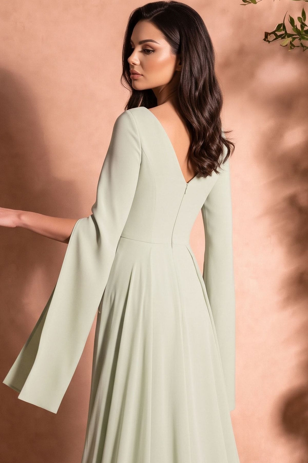 Robe sirène MNM Couture O07826 avec péplum en perles