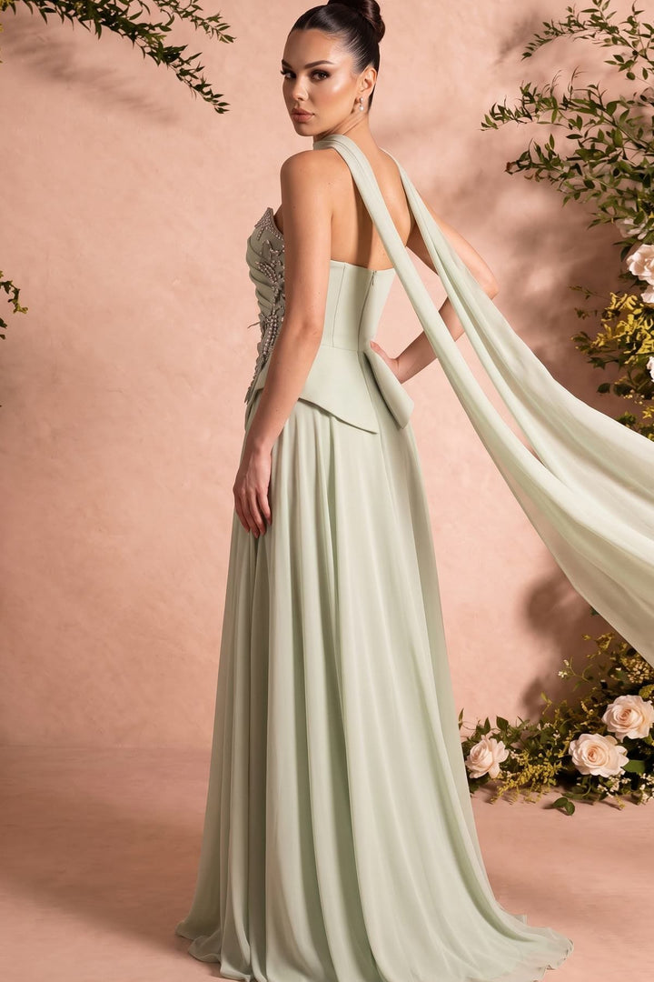 MNM Couture O07856