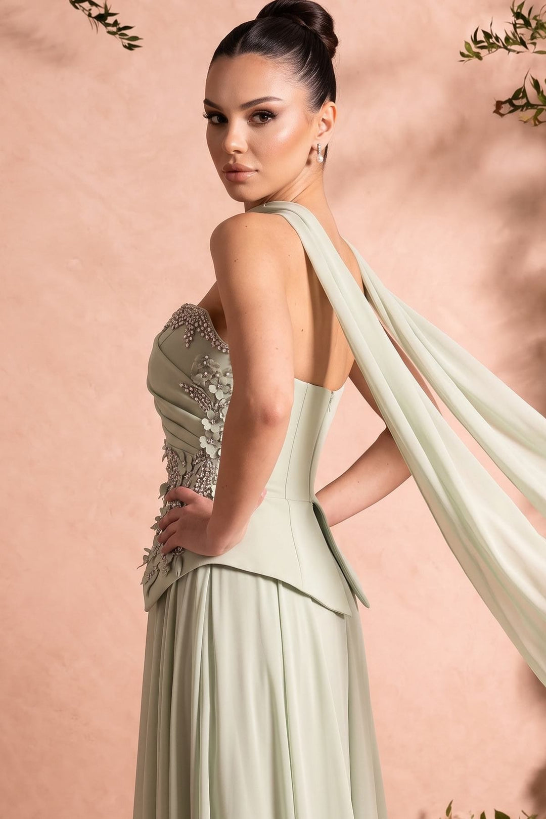 MNM Couture O07856
