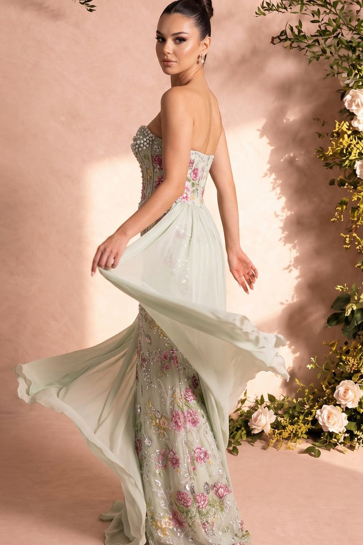 MNM Couture O07858