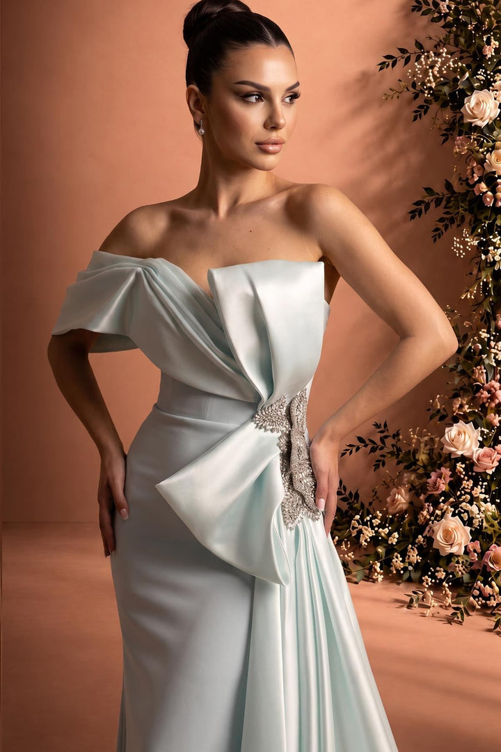 MNM Couture O07802