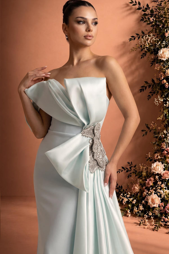 MNM Couture O07802