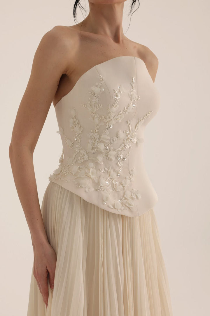 MNM Couture O07860