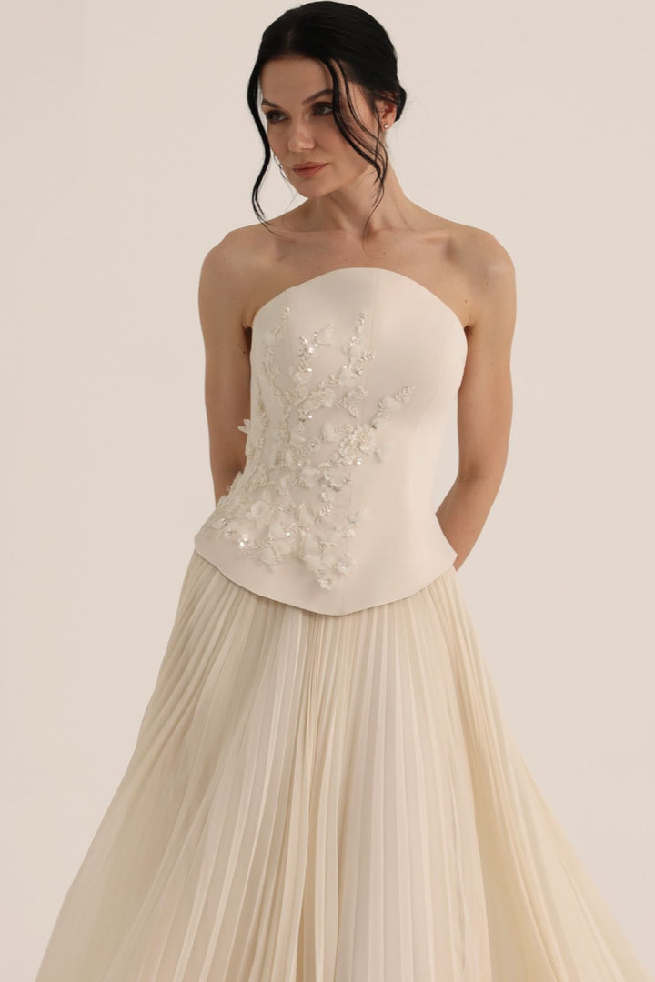MNM Couture O07860