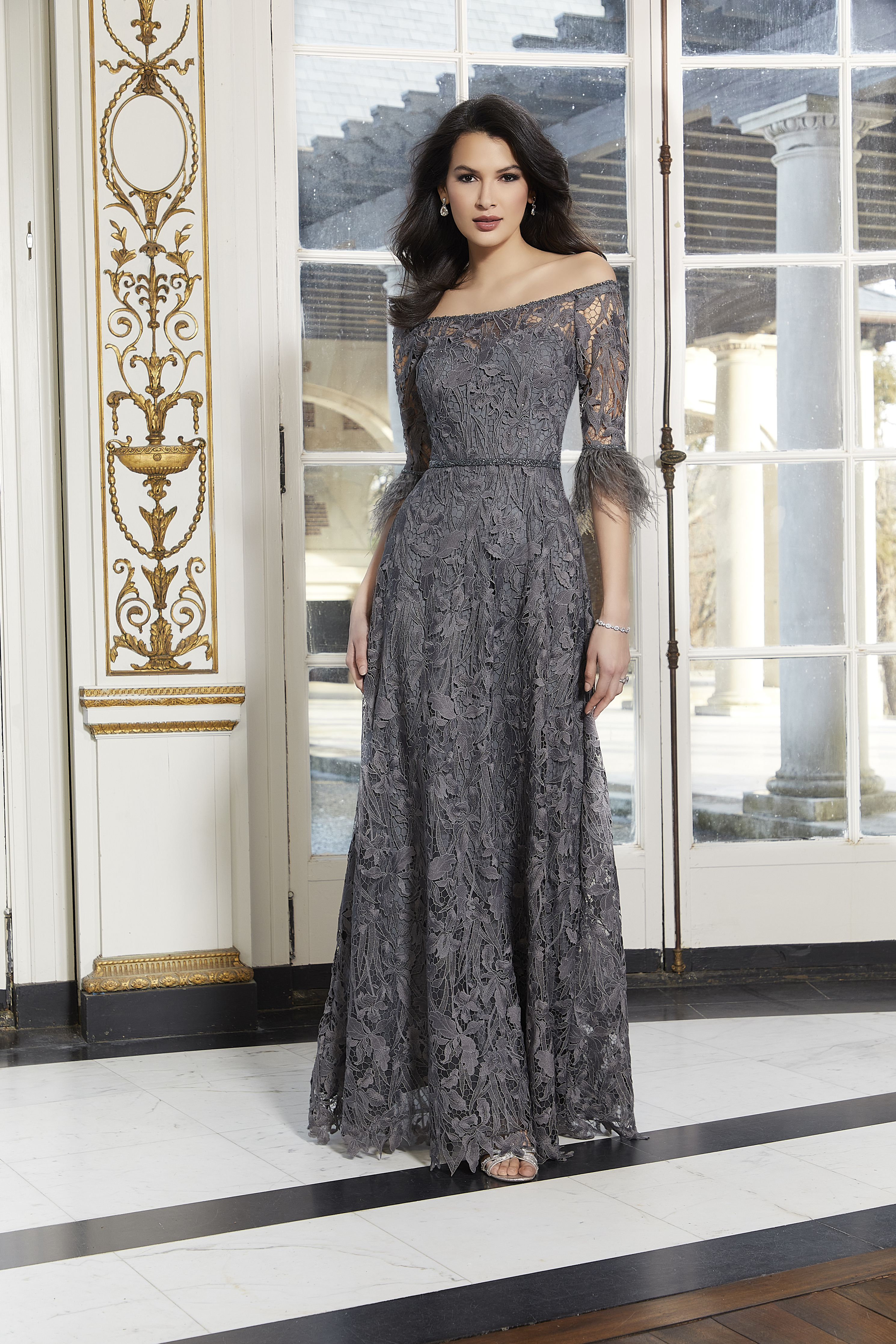 新品　グレーFlower motif puffsleeve dress Mロング Enchanting Morilee 72602 Lace and Feather Goddess Dress – Mydressline